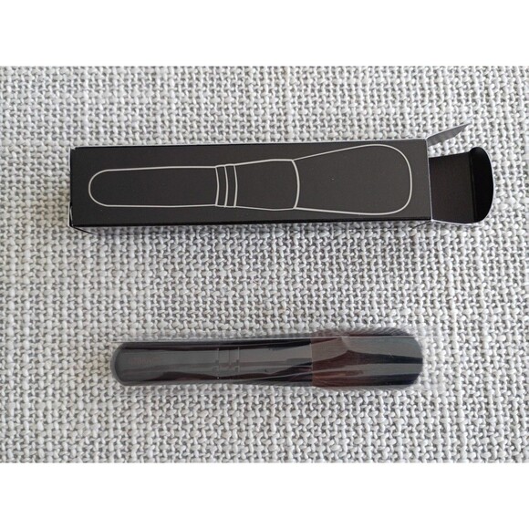 LAURA MERCIER Blending Brush | NIB - Picture 3 of 5